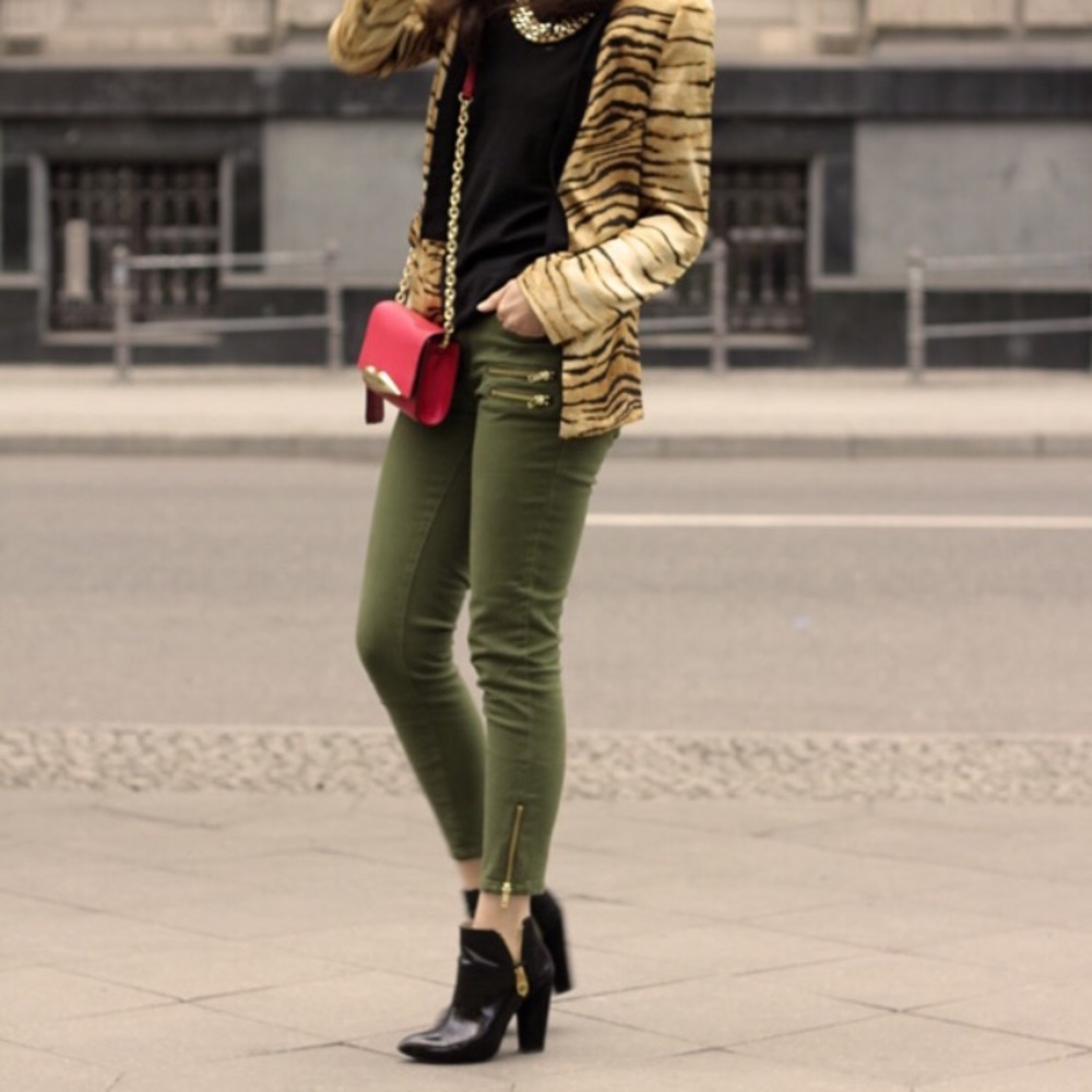 ♦️ Buy 2 Get 1 FREE H&M Conscious Collection Green Ankle Pant size 8